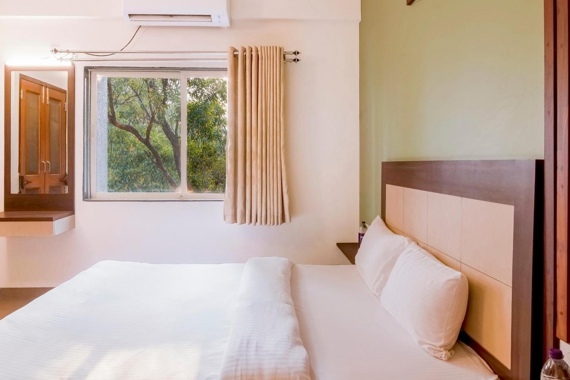 Sterling Stolen Heaven Lonavala Hotel Szoba fotó